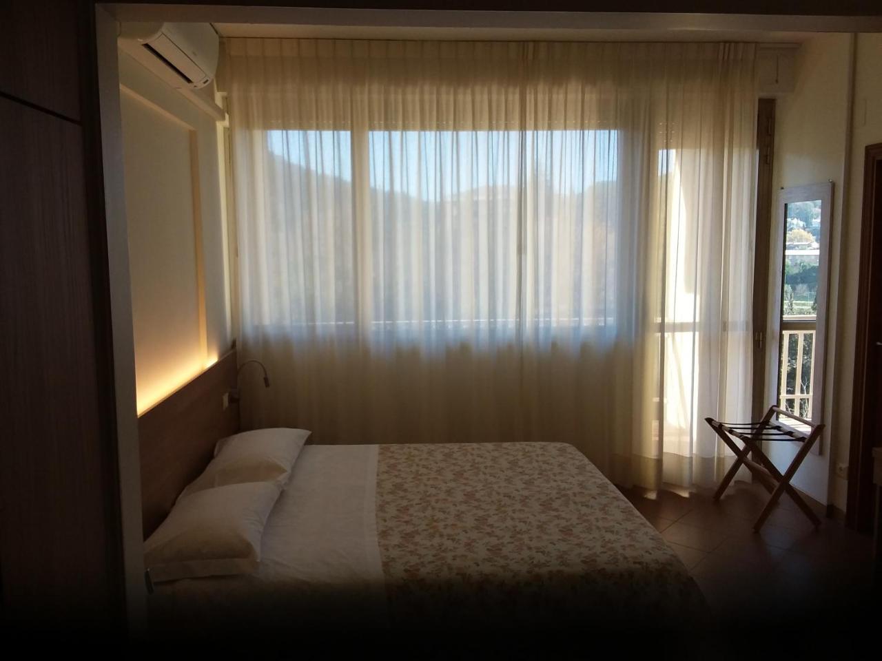 Albergo Nyers Perugia Exterior foto