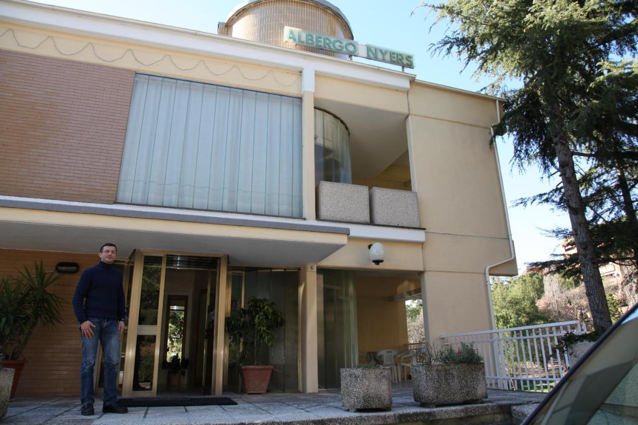 Albergo Nyers Perugia Cameră foto